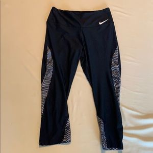 Nike cropped leggings